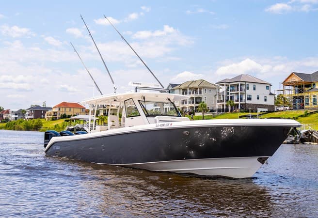 2018 EVERGLADES 435 CENTER CONSOLE